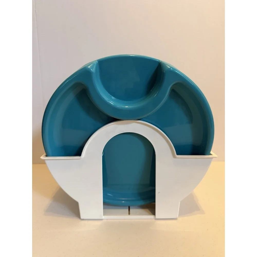 Set Pampered Chef Outdoor Party Plates, Plate Caddy Expandable Utensils Retired